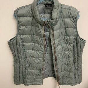 32 Degrees Women's Puffer Vest in Sage New with Tags